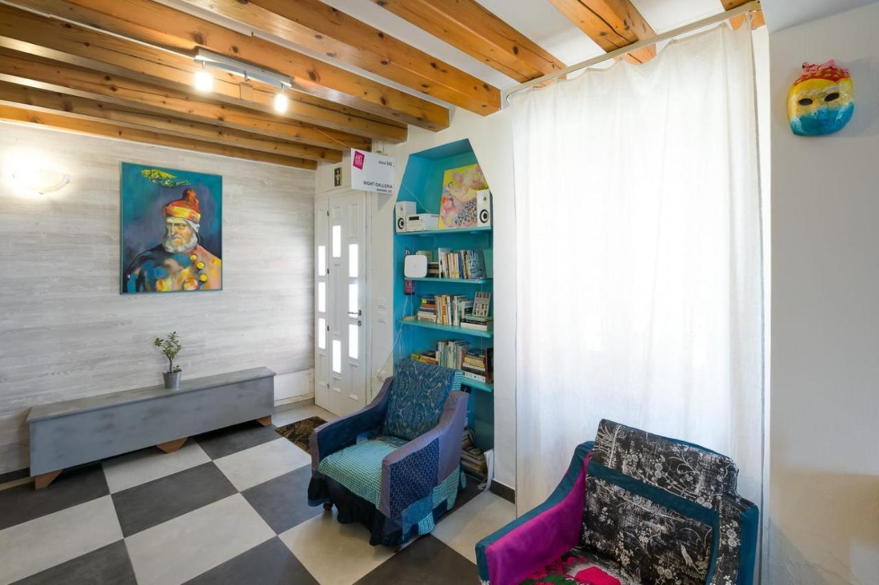 Night Galleria Holiday Home - Bed & Art In Burano - The Pink House Exteriér fotografie