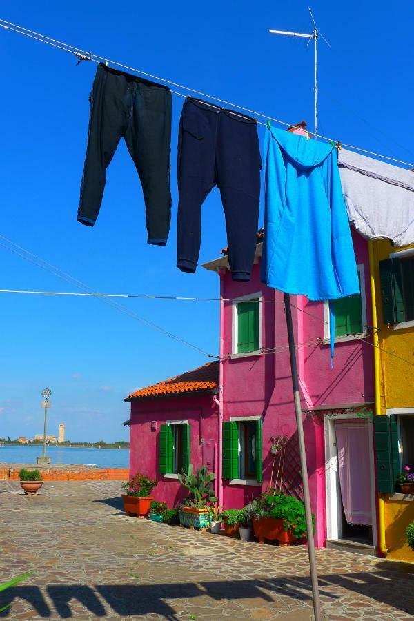 Night Galleria Holiday Home - Bed & Art In Burano - The Pink House Exteriér fotografie