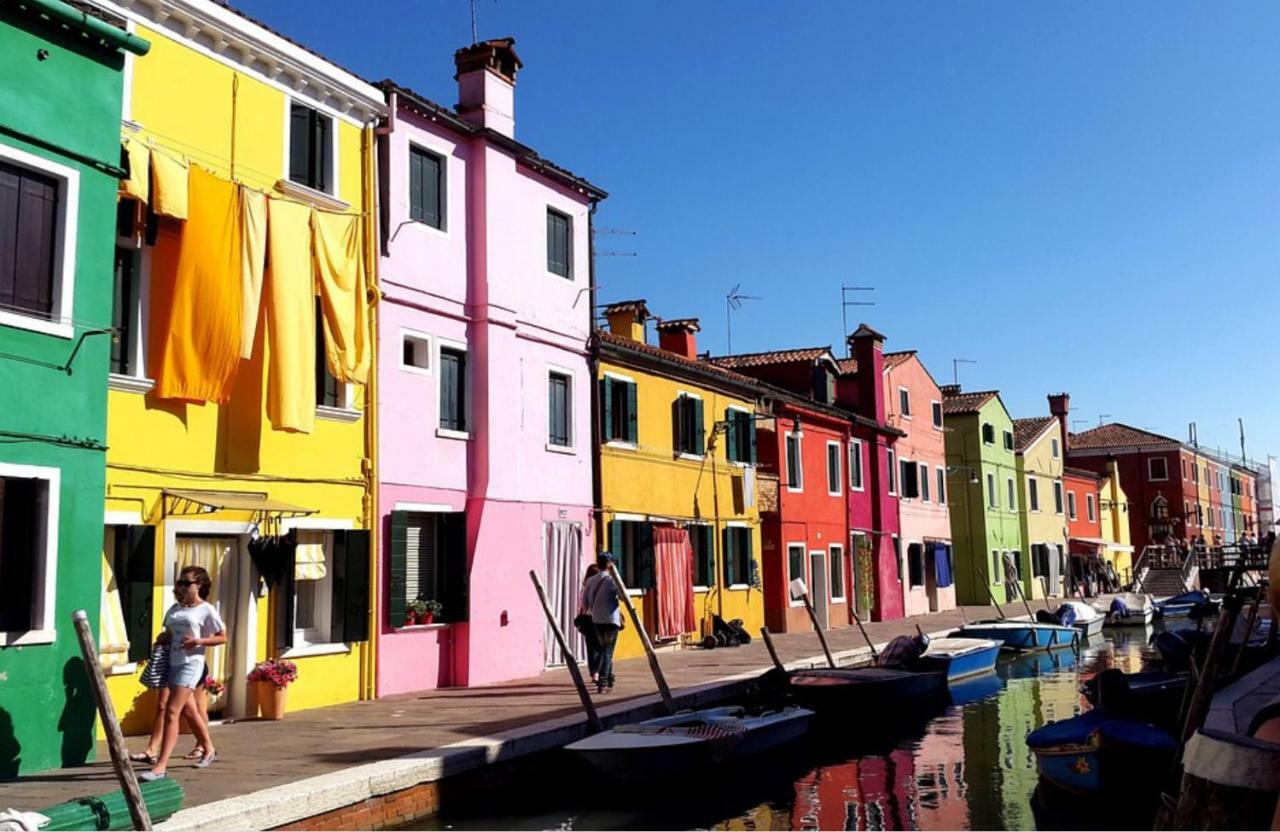 Night Galleria Holiday Home - Bed & Art In Burano - The Pink House Exteriér fotografie