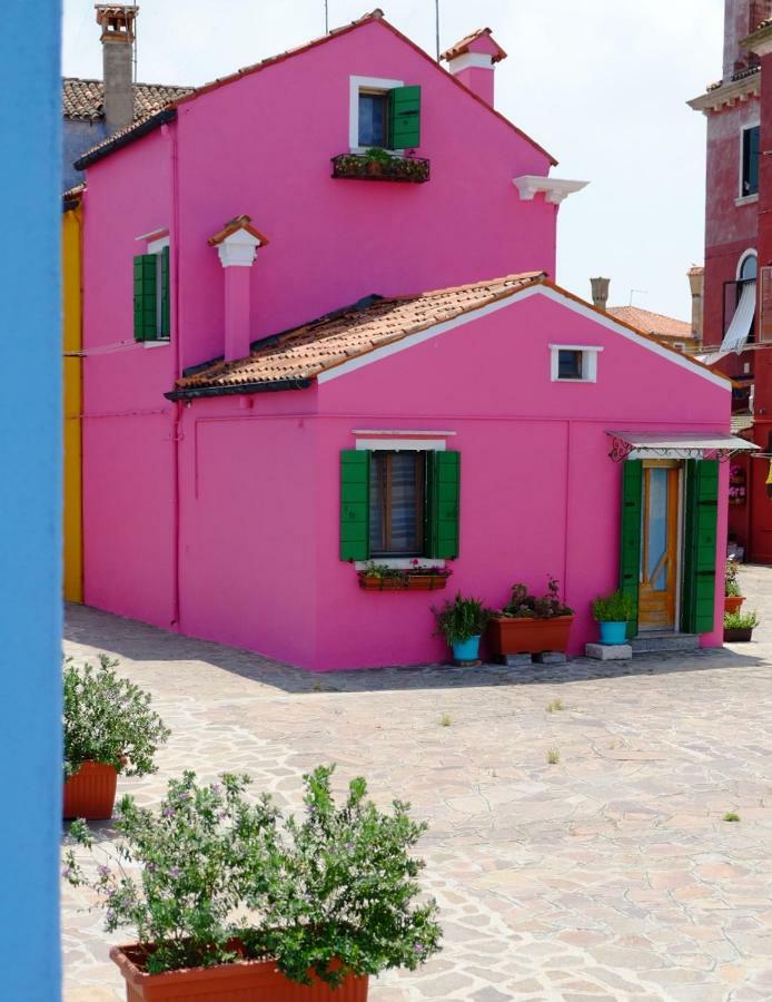 Night Galleria Holiday Home - Bed & Art In Burano - The Pink House Exteriér fotografie